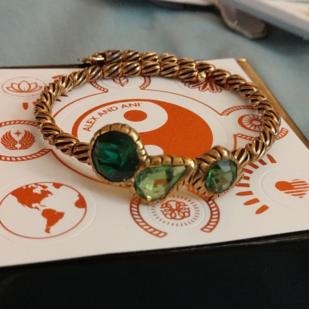 ALEX AND ANI RETIRED EMERALD GEMS WRAP! GORGEOUS!